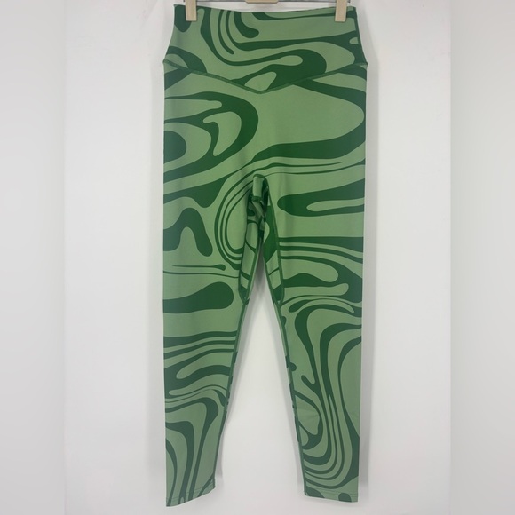 NWOT Cosmopolitan X Balance Athletica Vitality Pant in Botanical Green L - Picture 4 of 5